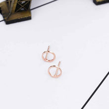 Load image into Gallery viewer, Leaf Earring
