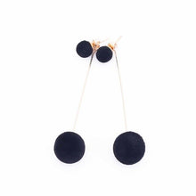 Load image into Gallery viewer, Crystal Earring